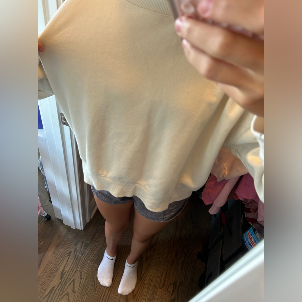 Cream Universal Threads Sweatshirt - Picture 4 of 5